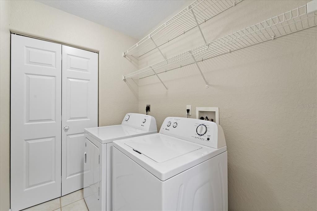 Active With Contract: $280,000 (2 beds, 2 baths, 1660 Square Feet)