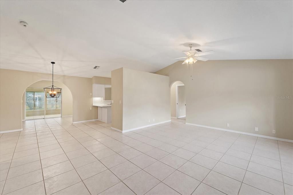 Active With Contract: $280,000 (2 beds, 2 baths, 1660 Square Feet)