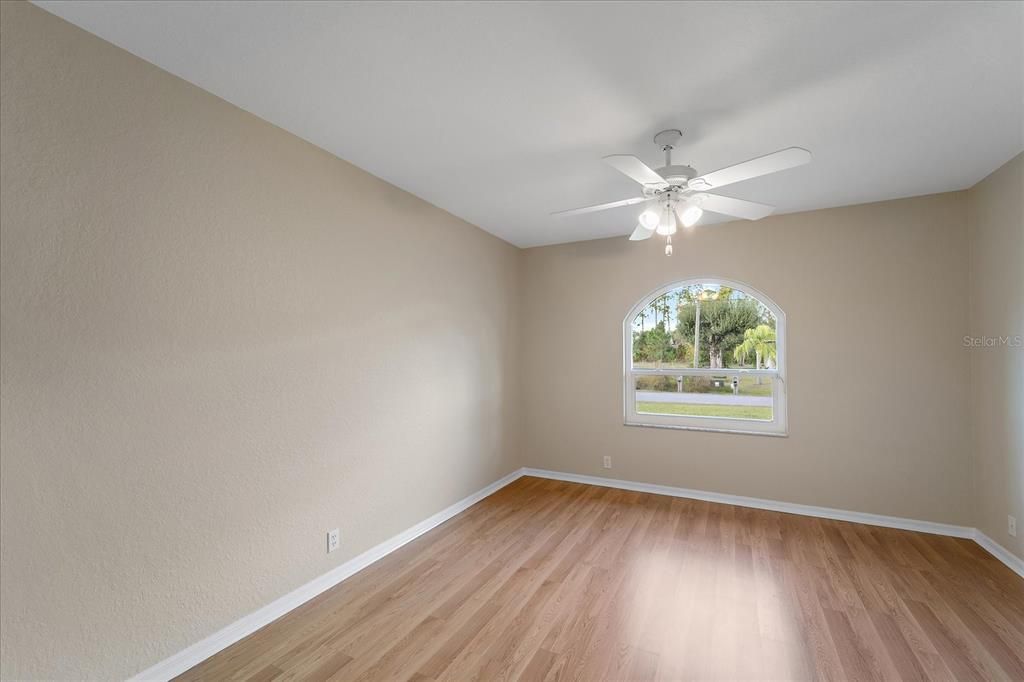 Active With Contract: $280,000 (2 beds, 2 baths, 1660 Square Feet)