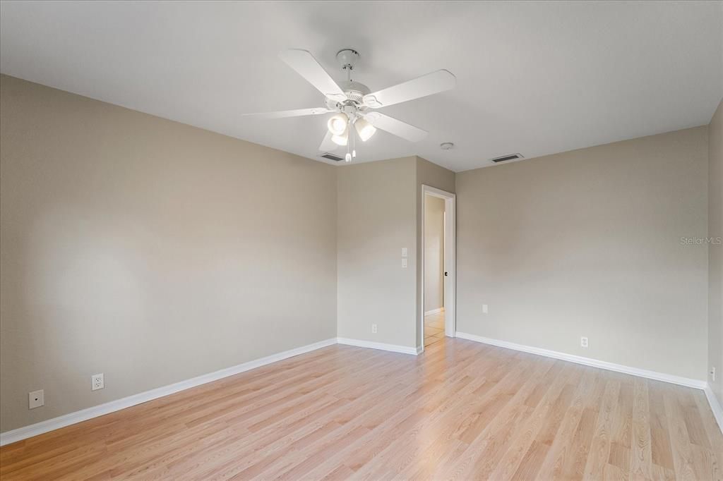 Active With Contract: $280,000 (2 beds, 2 baths, 1660 Square Feet)