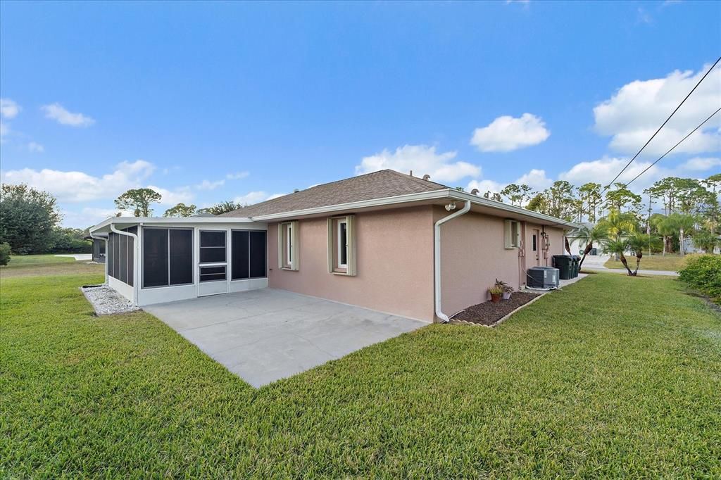 Active With Contract: $280,000 (2 beds, 2 baths, 1660 Square Feet)