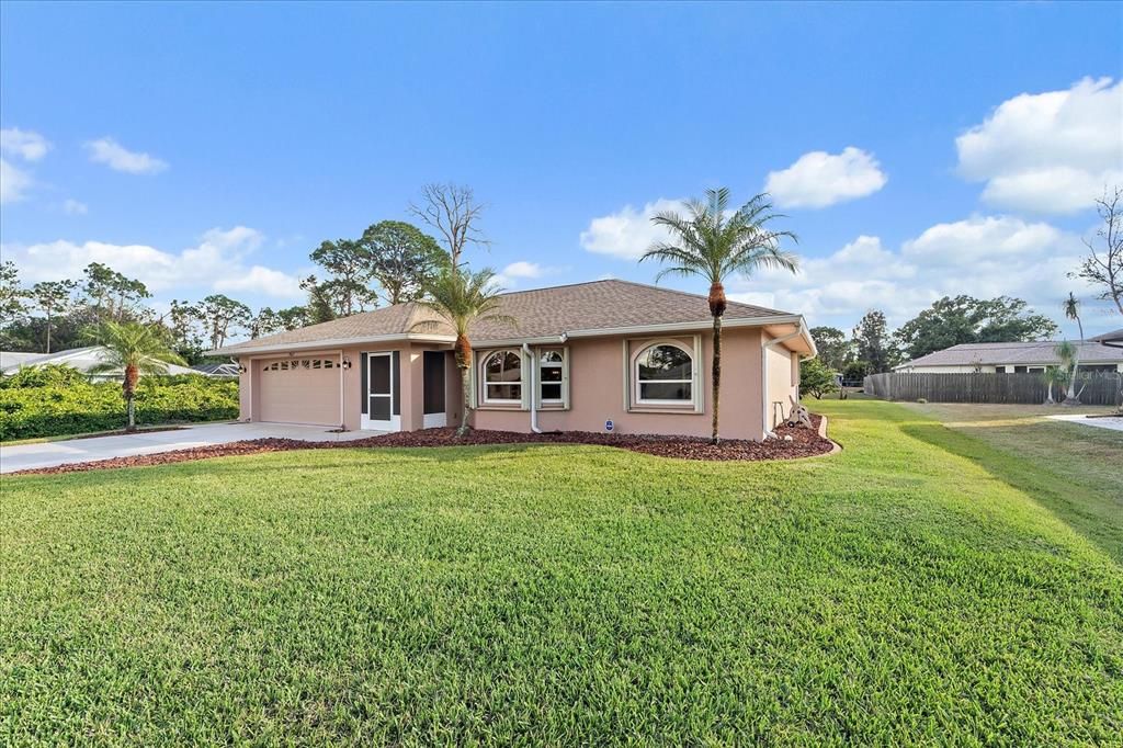 Active With Contract: $280,000 (2 beds, 2 baths, 1660 Square Feet)