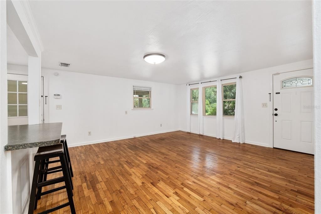 En Venta: $168,500 (2 camas, 1 baños, 816 Pies cuadrados)