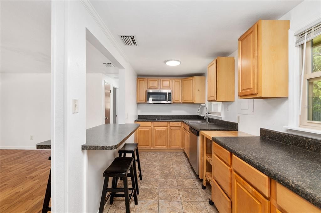 En Venta: $168,500 (2 camas, 1 baños, 816 Pies cuadrados)