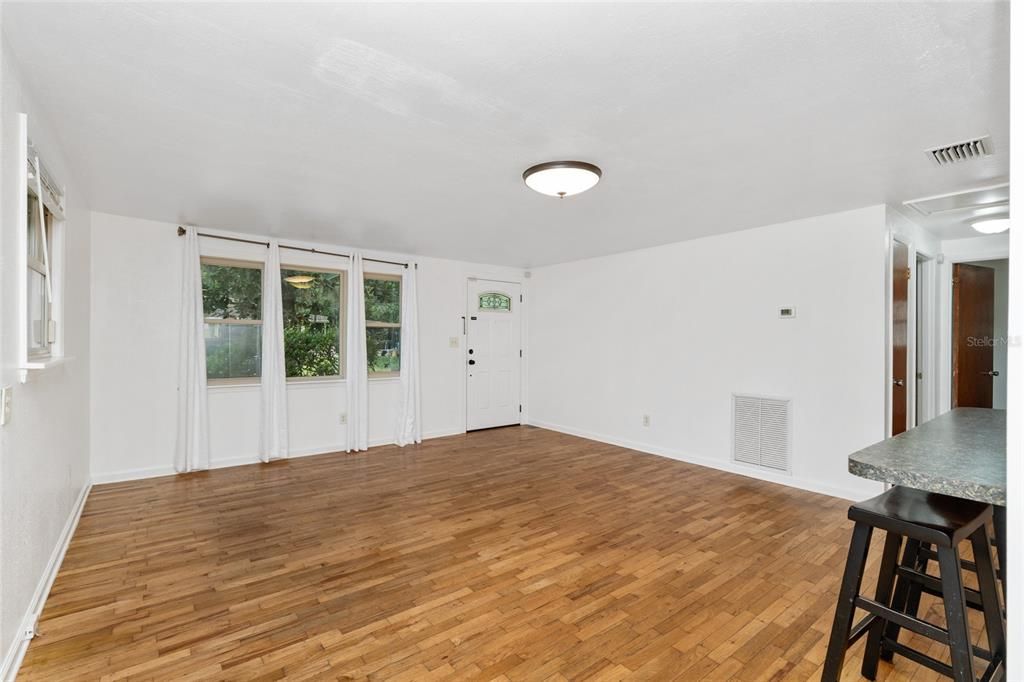 En Venta: $168,500 (2 camas, 1 baños, 816 Pies cuadrados)