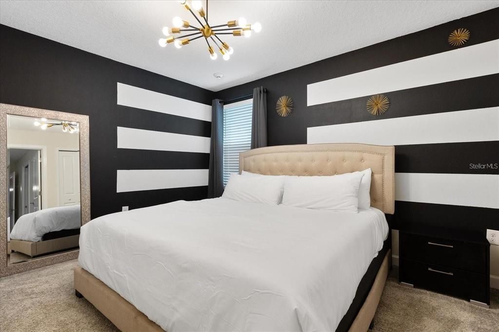 合同活跃: $855,000 (9 贝兹, 5 浴室, 4289 平方英尺)