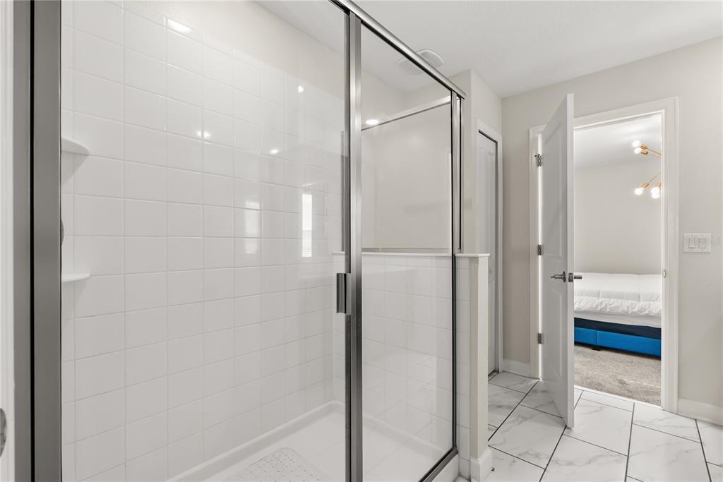 合同活跃: $855,000 (9 贝兹, 5 浴室, 4289 平方英尺)