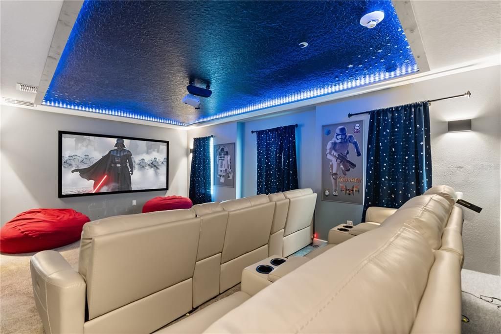 合同活跃: $855,000 (9 贝兹, 5 浴室, 4289 平方英尺)