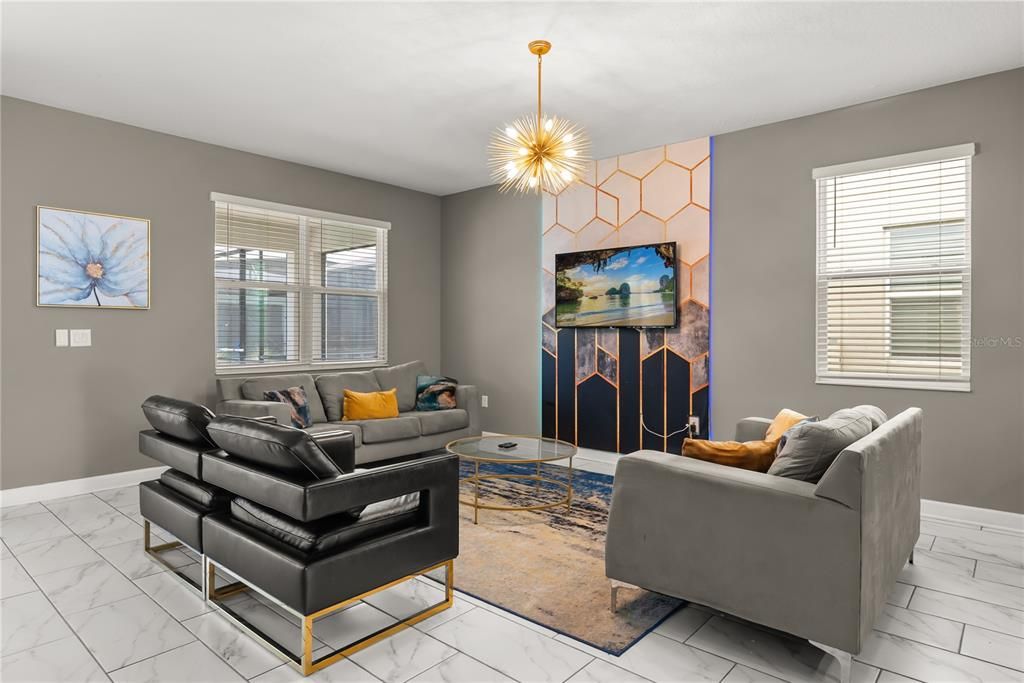 合同活跃: $855,000 (9 贝兹, 5 浴室, 4289 平方英尺)