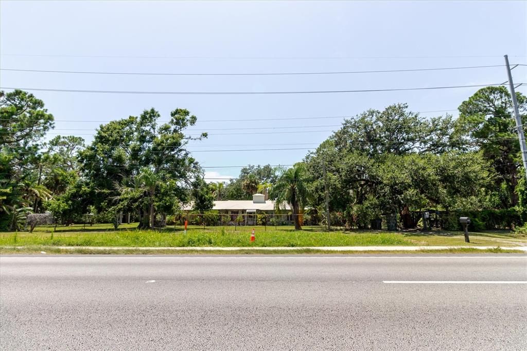 For Sale: $740,000 (3 beds, 3 baths, 2244 Square Feet)