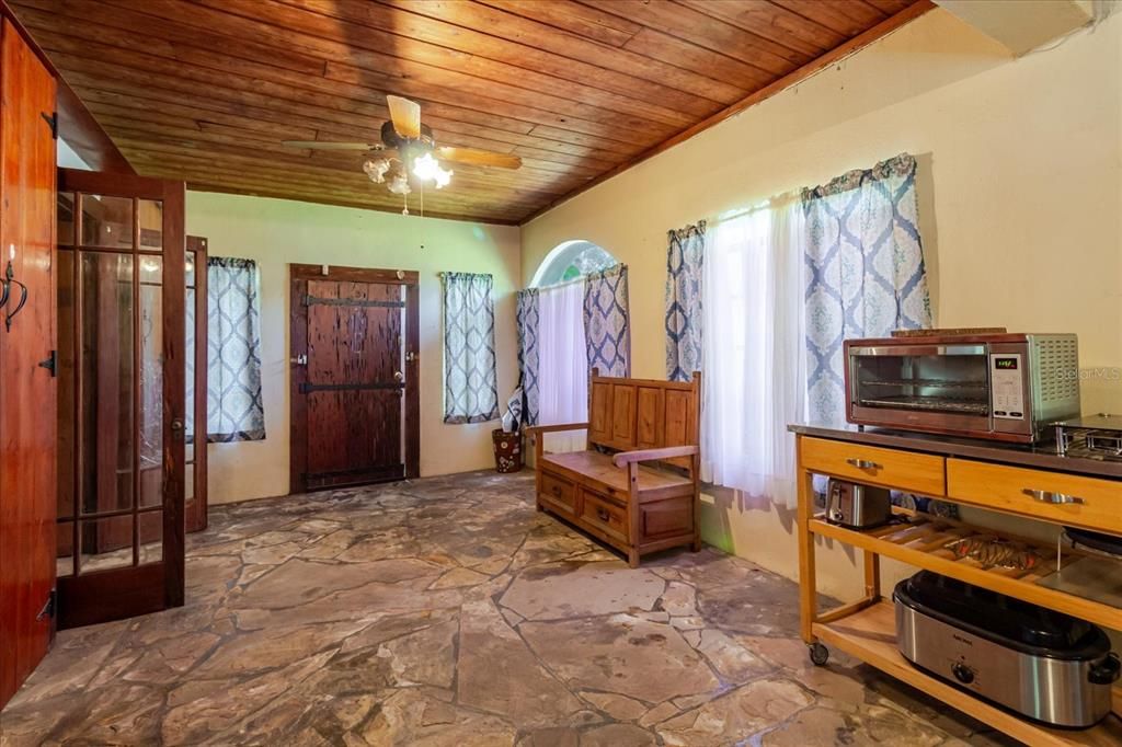 For Sale: $740,000 (3 beds, 3 baths, 2244 Square Feet)