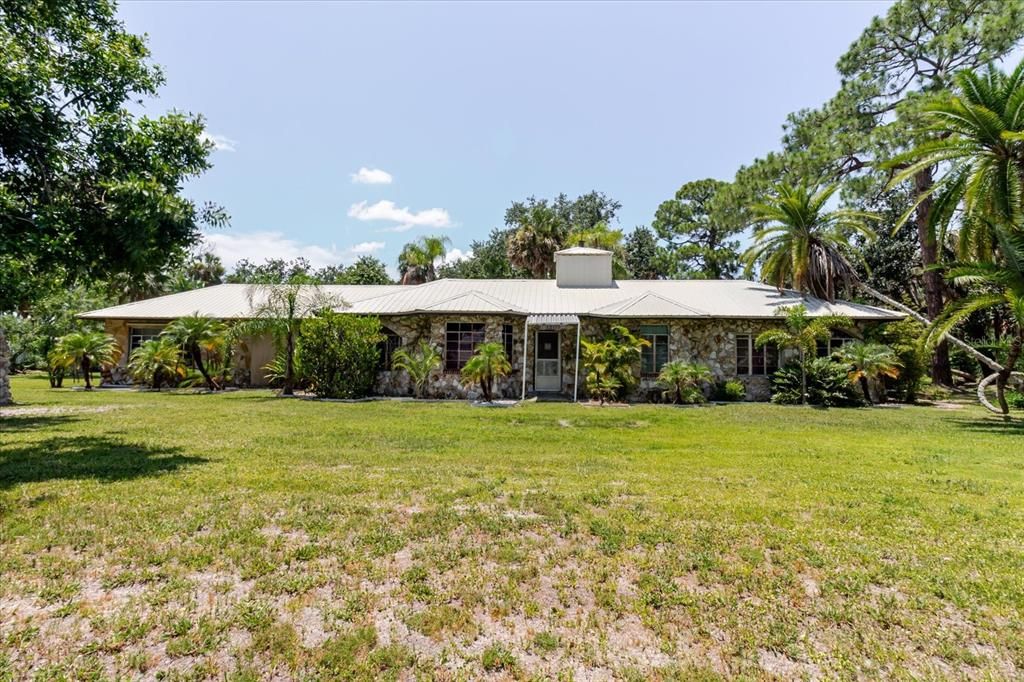 For Sale: $740,000 (3 beds, 3 baths, 2244 Square Feet)