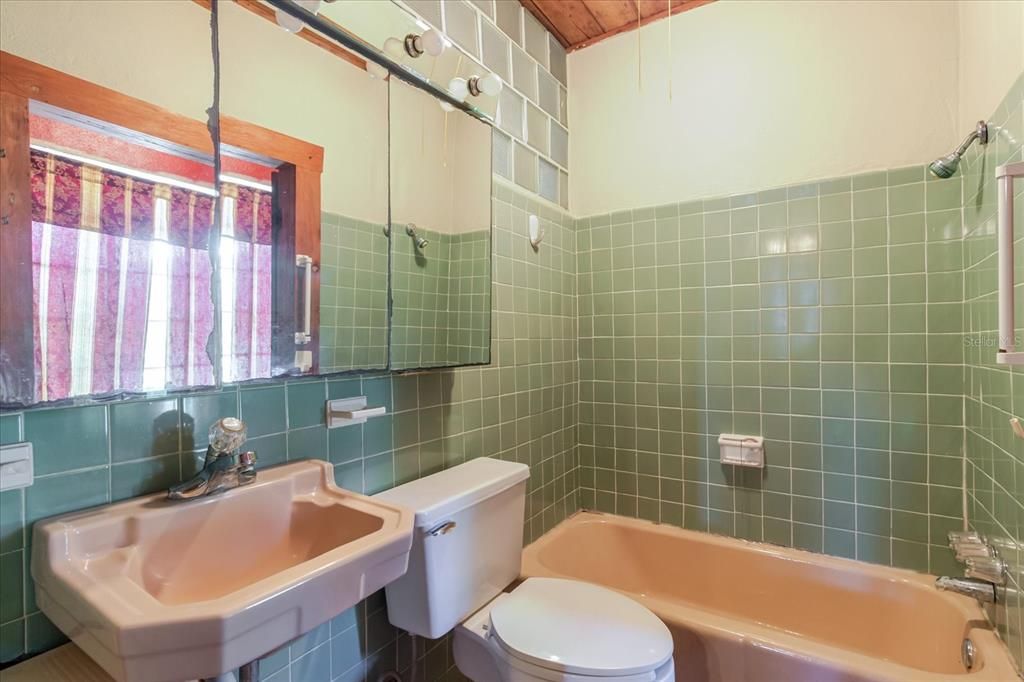 For Sale: $740,000 (3 beds, 3 baths, 2244 Square Feet)