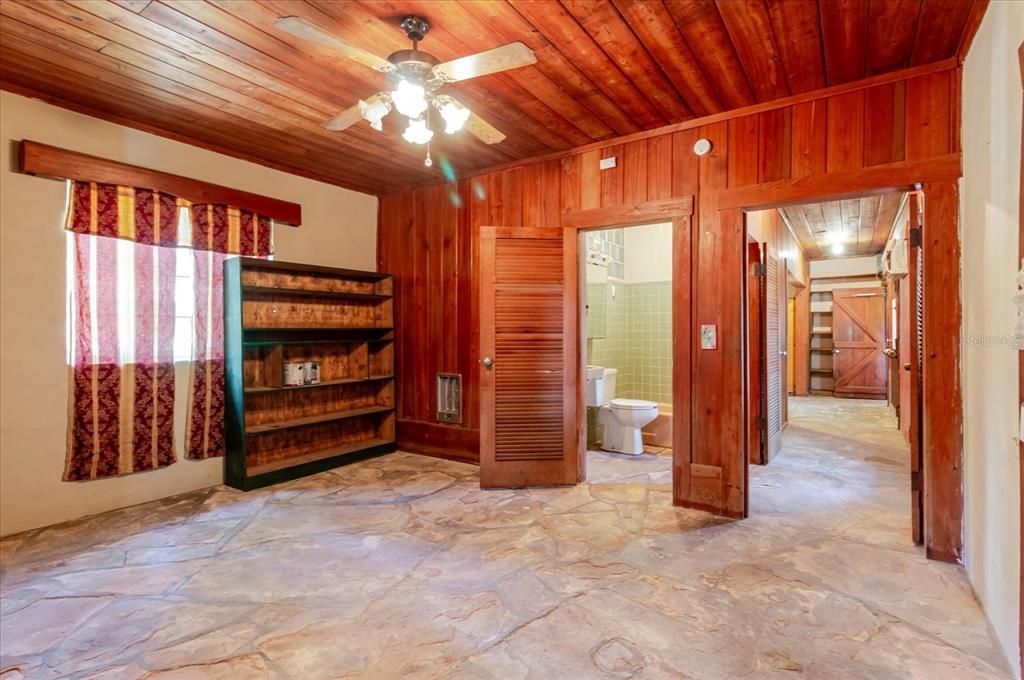 For Sale: $740,000 (3 beds, 3 baths, 2244 Square Feet)