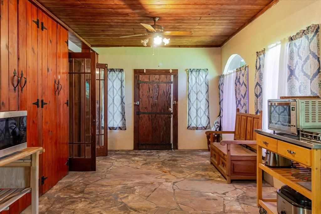 For Sale: $740,000 (3 beds, 3 baths, 2244 Square Feet)