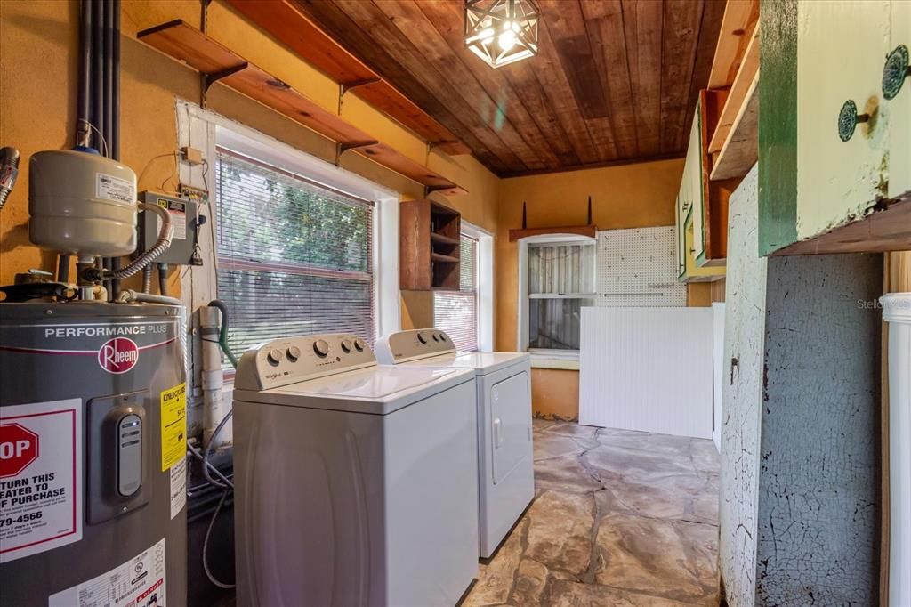 For Sale: $740,000 (3 beds, 3 baths, 2244 Square Feet)