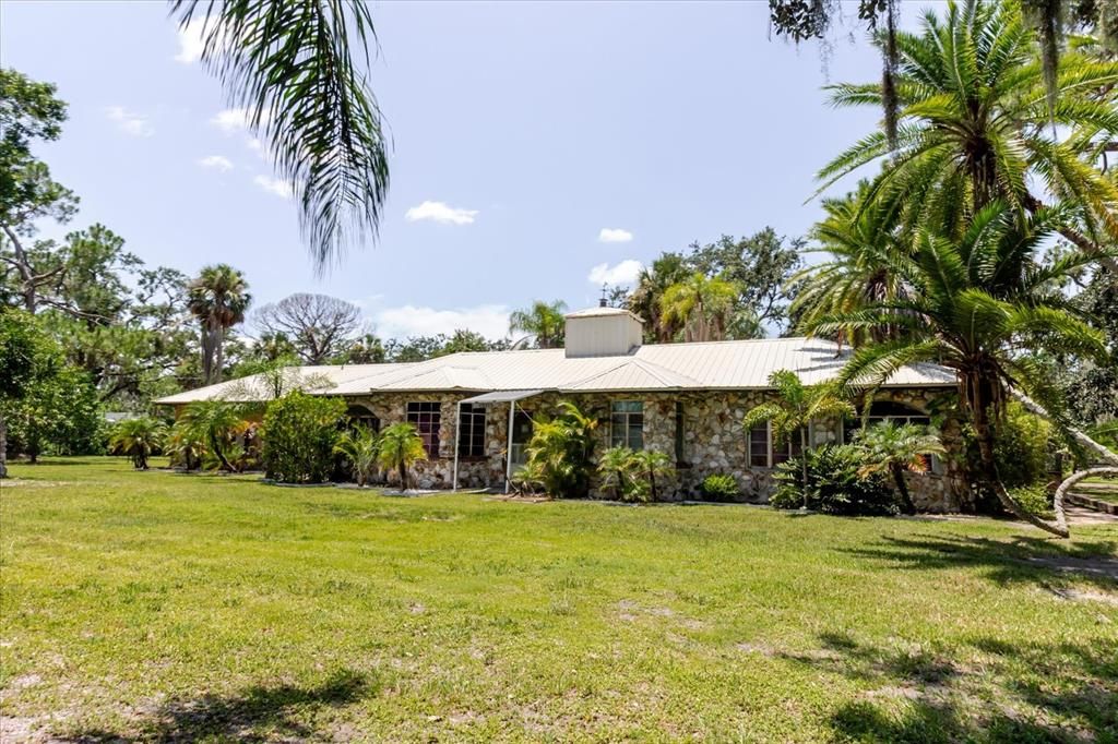 For Sale: $740,000 (3 beds, 3 baths, 2244 Square Feet)