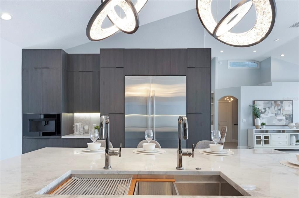 For Sale: $2,399,000 (3 beds, 3 baths, 2888 Square Feet)