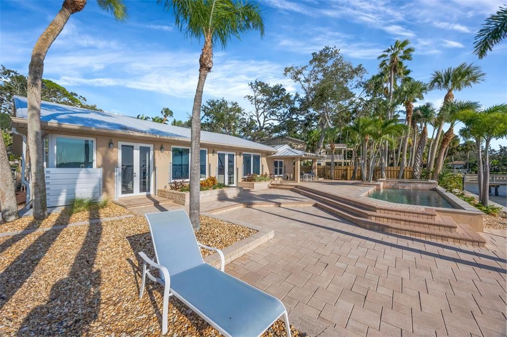 For Sale: $2,399,000 (3 beds, 3 baths, 2888 Square Feet)