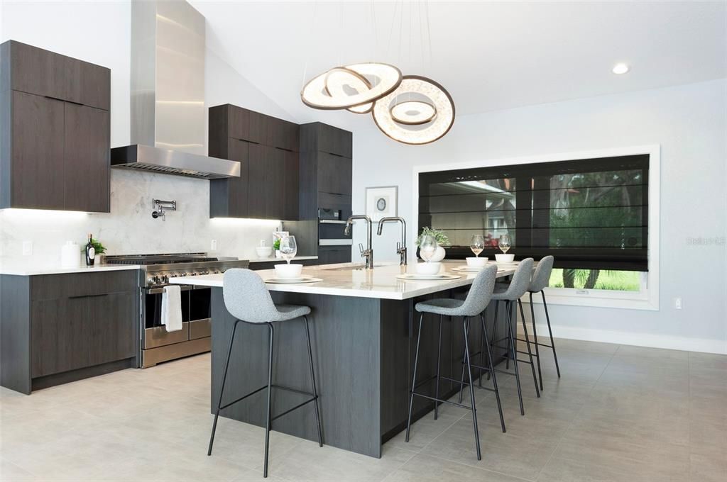 For Sale: $2,399,000 (3 beds, 3 baths, 2888 Square Feet)