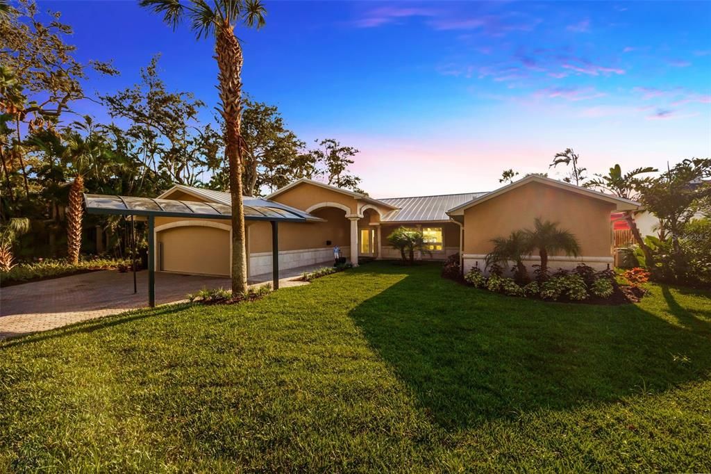 For Sale: $2,399,000 (3 beds, 3 baths, 2888 Square Feet)