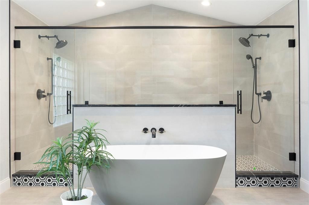 For Sale: $2,399,000 (3 beds, 3 baths, 2888 Square Feet)