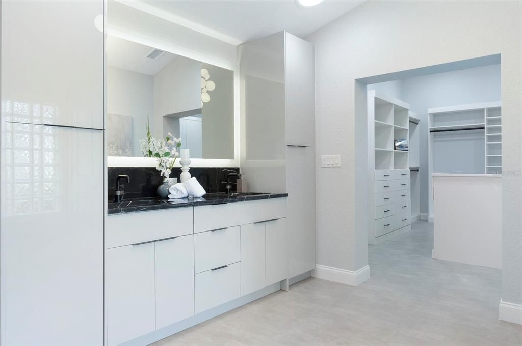 For Sale: $2,399,000 (3 beds, 3 baths, 2888 Square Feet)