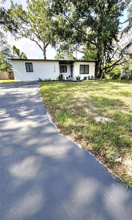 Active With Contract: $459,900 (4 beds, 2 baths, 1670 Square Feet)