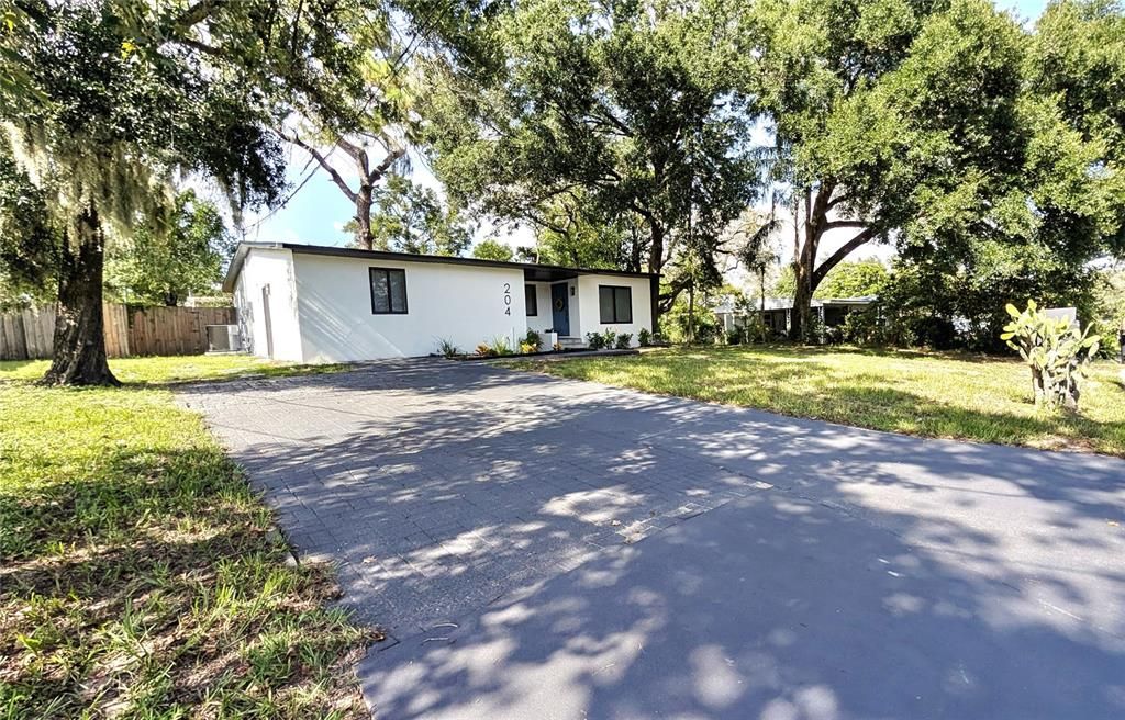Active With Contract: $459,900 (4 beds, 2 baths, 1670 Square Feet)