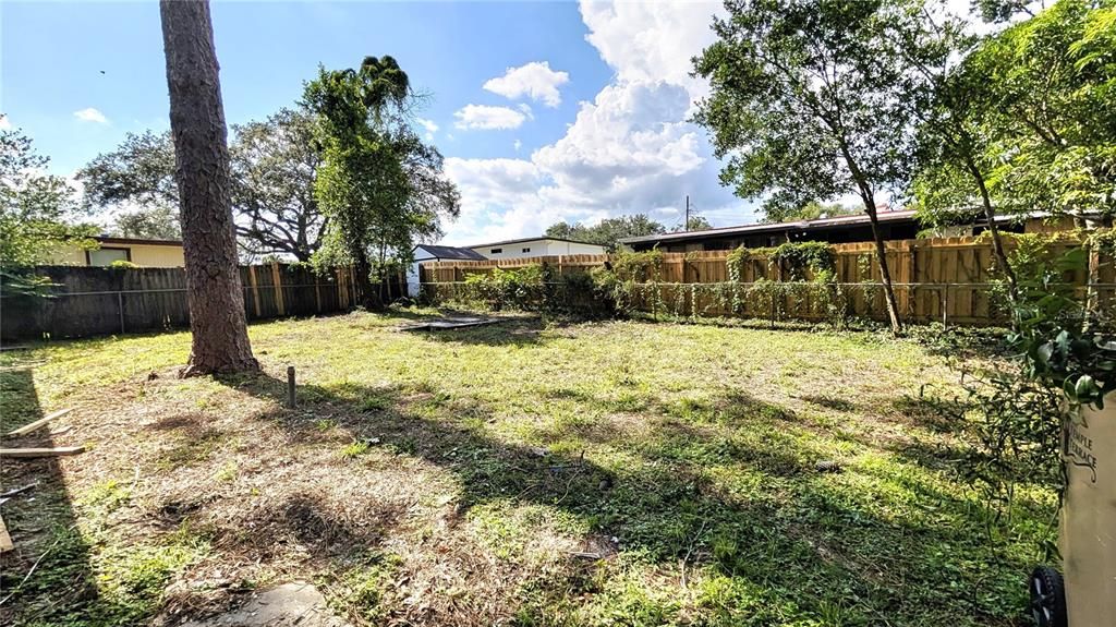 Active With Contract: $459,900 (4 beds, 2 baths, 1670 Square Feet)