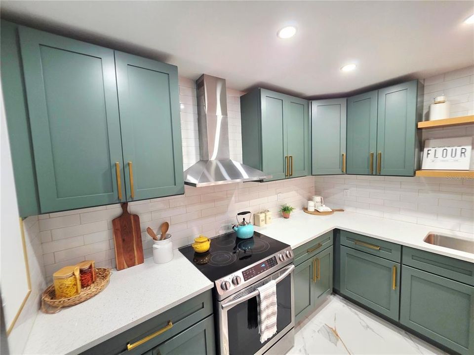 Active With Contract: $459,900 (4 beds, 2 baths, 1670 Square Feet)