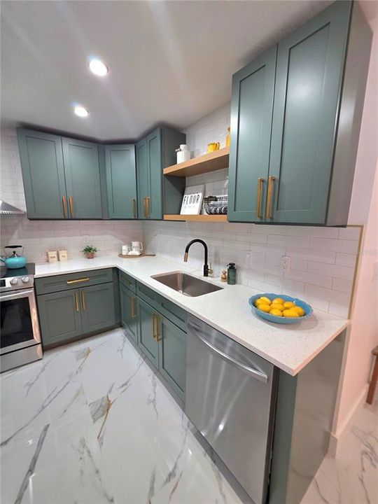 Active With Contract: $459,900 (4 beds, 2 baths, 1670 Square Feet)