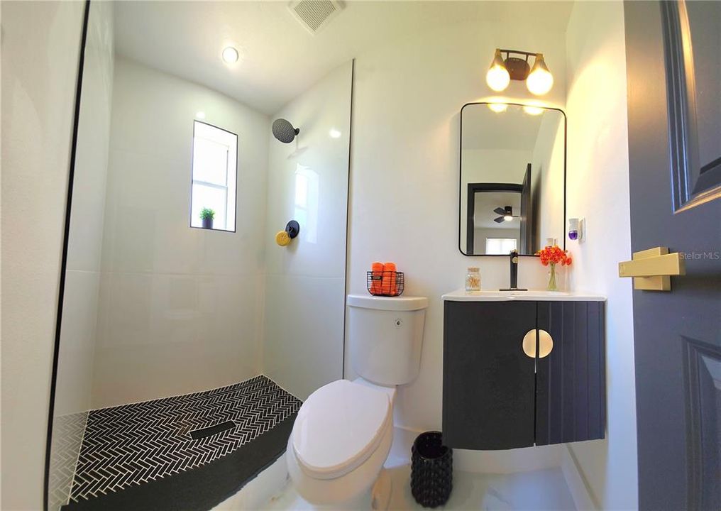 Active With Contract: $459,900 (4 beds, 2 baths, 1670 Square Feet)