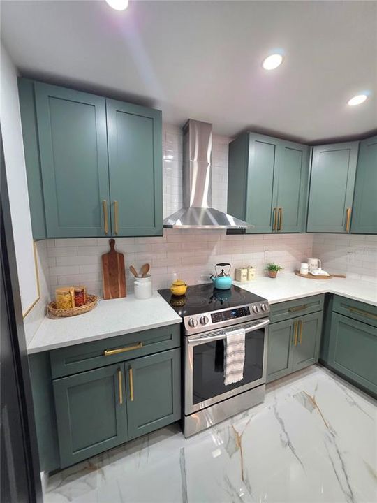 Active With Contract: $459,900 (4 beds, 2 baths, 1670 Square Feet)