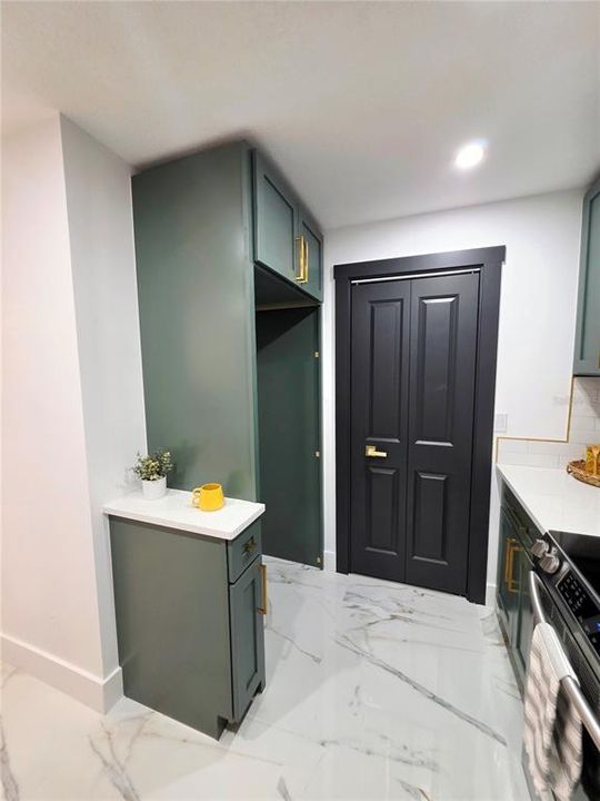 Active With Contract: $459,900 (4 beds, 2 baths, 1670 Square Feet)