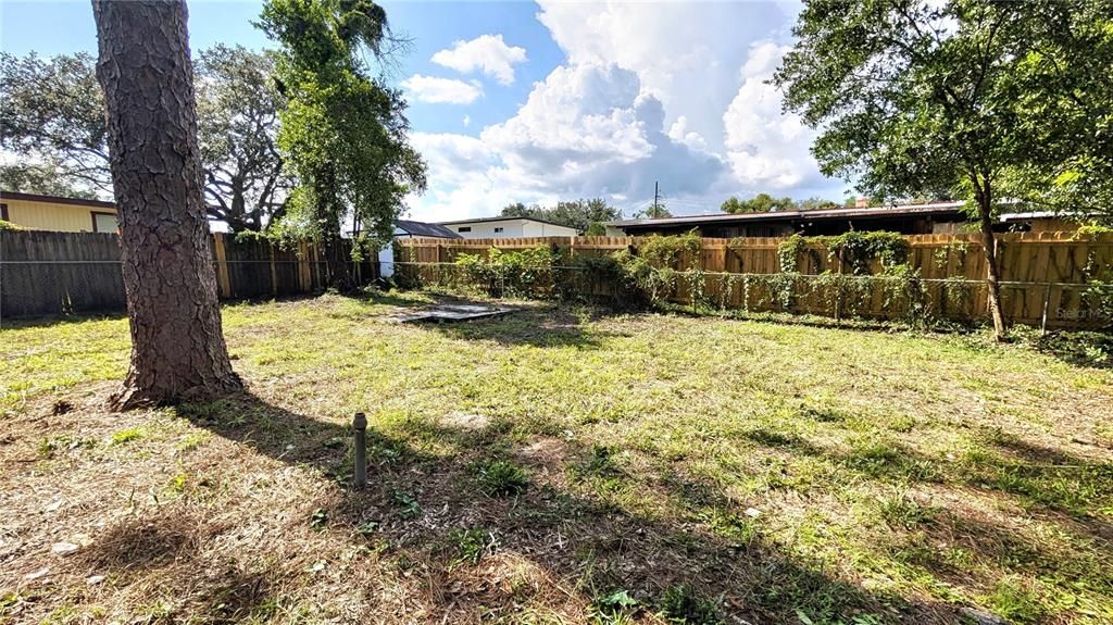 Active With Contract: $459,900 (4 beds, 2 baths, 1670 Square Feet)