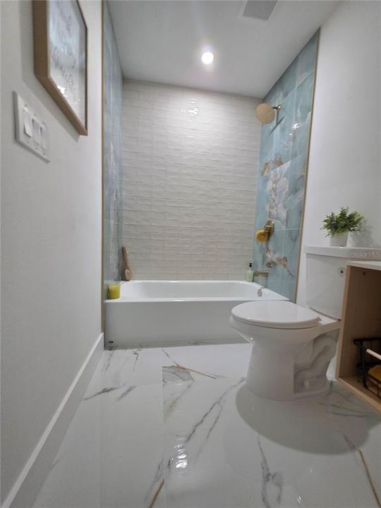 Active With Contract: $459,900 (4 beds, 2 baths, 1670 Square Feet)