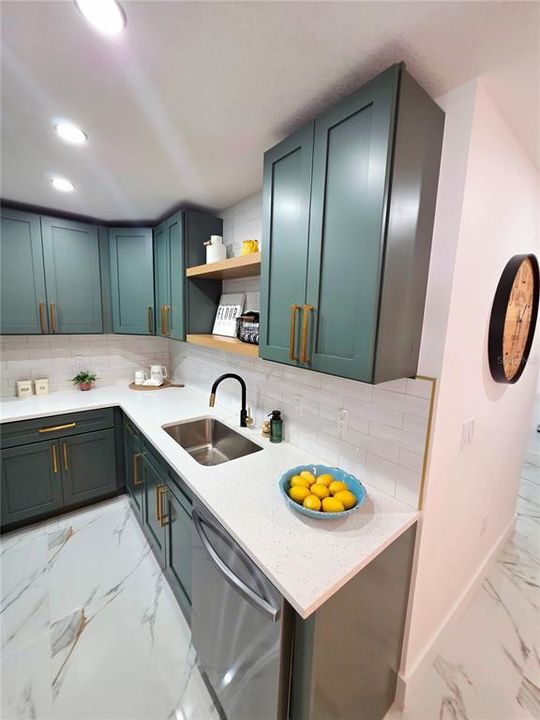 Active With Contract: $459,900 (4 beds, 2 baths, 1670 Square Feet)