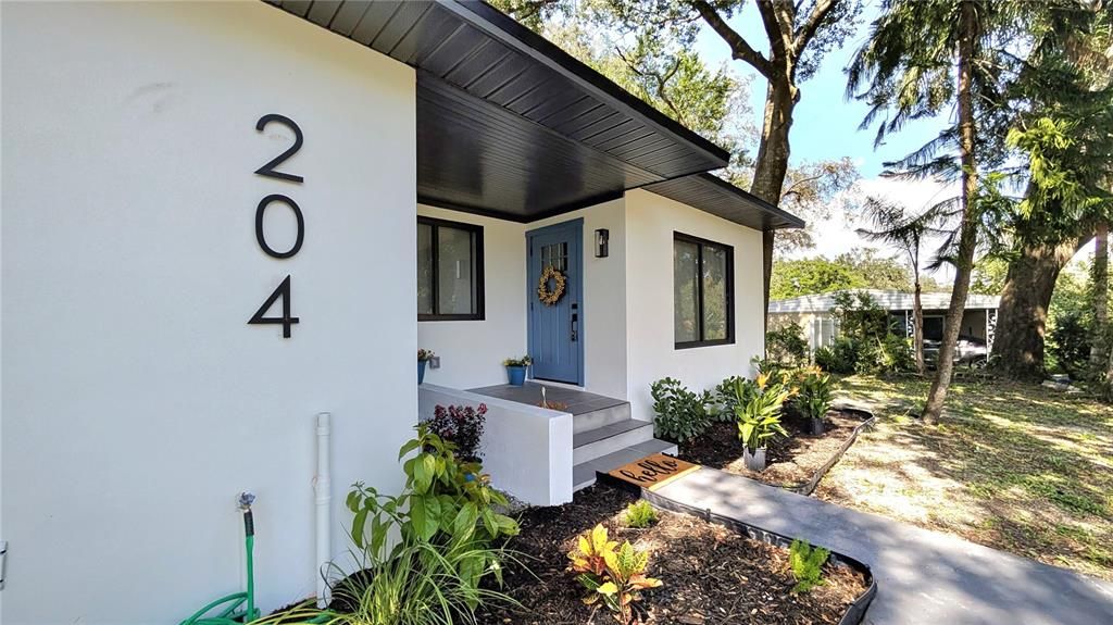 Active With Contract: $459,900 (4 beds, 2 baths, 1670 Square Feet)