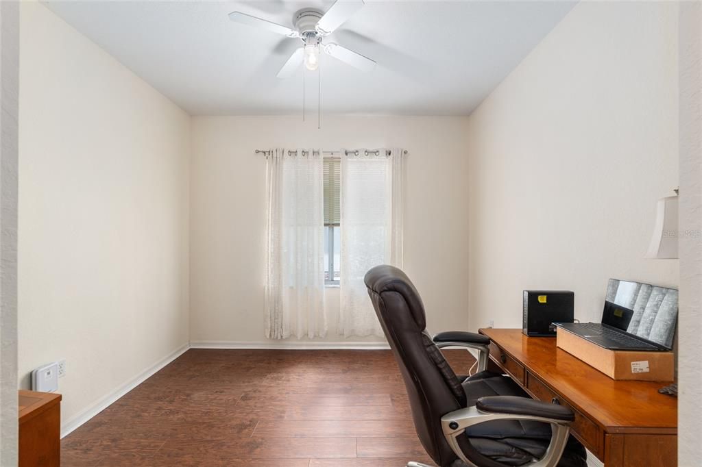 合同活跃: $223,900 (1 贝兹, 1 浴室, 1020 平方英尺)