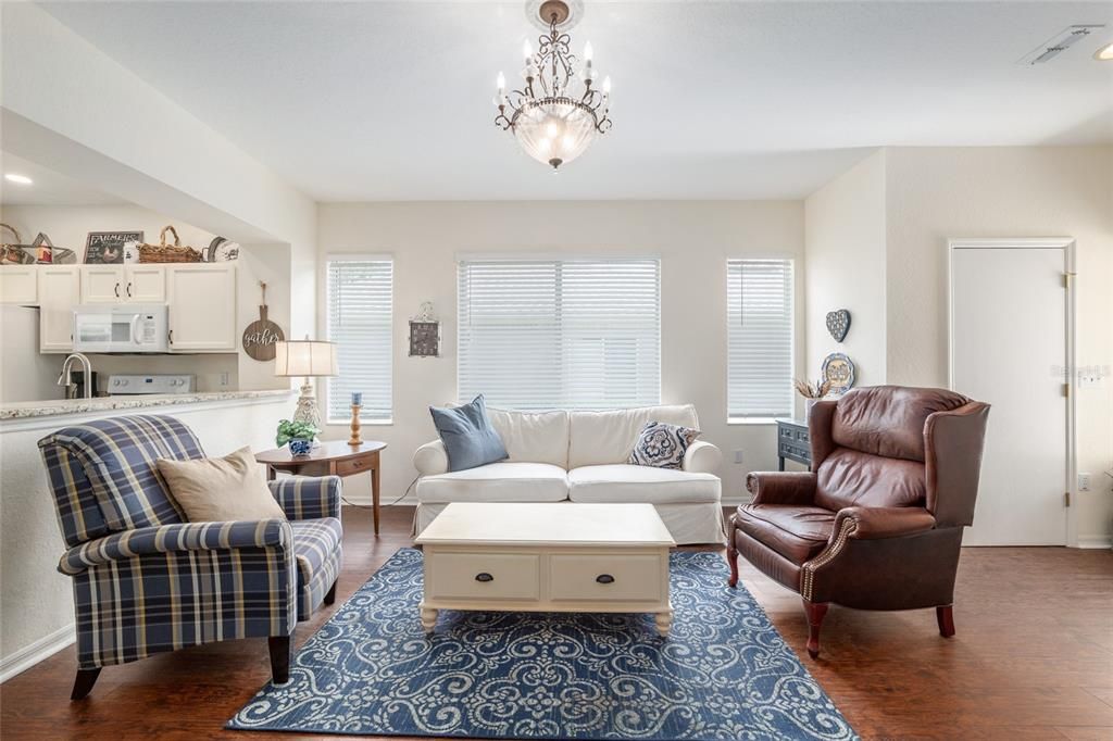 合同活跃: $223,900 (1 贝兹, 1 浴室, 1020 平方英尺)