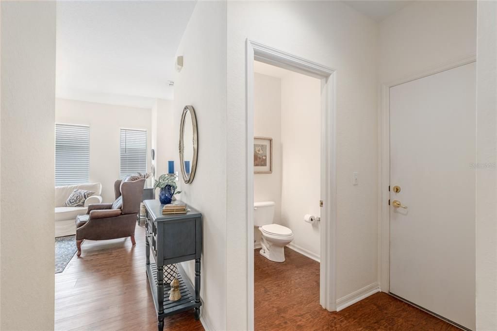 合同活跃: $223,900 (1 贝兹, 1 浴室, 1020 平方英尺)