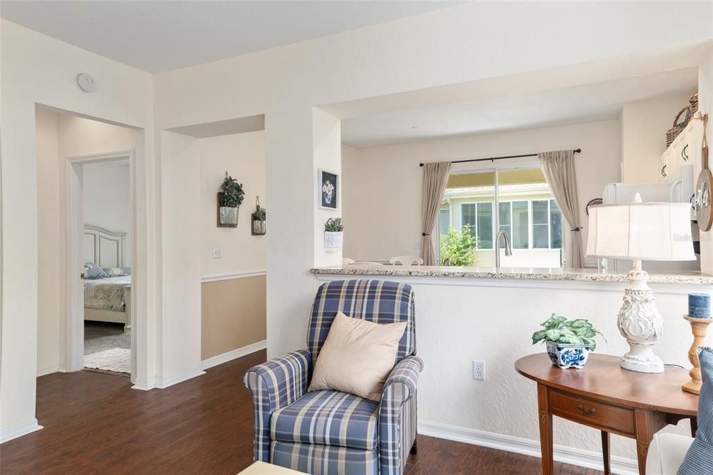 合同活跃: $223,900 (1 贝兹, 1 浴室, 1020 平方英尺)