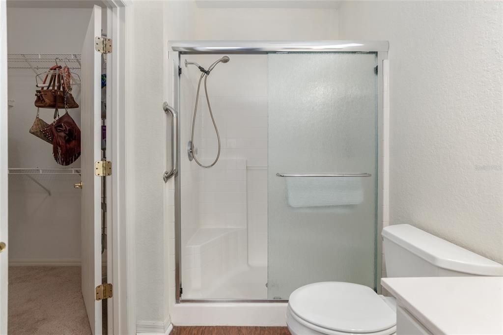 合同活跃: $223,900 (1 贝兹, 1 浴室, 1020 平方英尺)