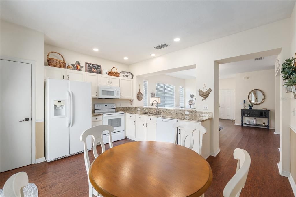 合同活跃: $223,900 (1 贝兹, 1 浴室, 1020 平方英尺)