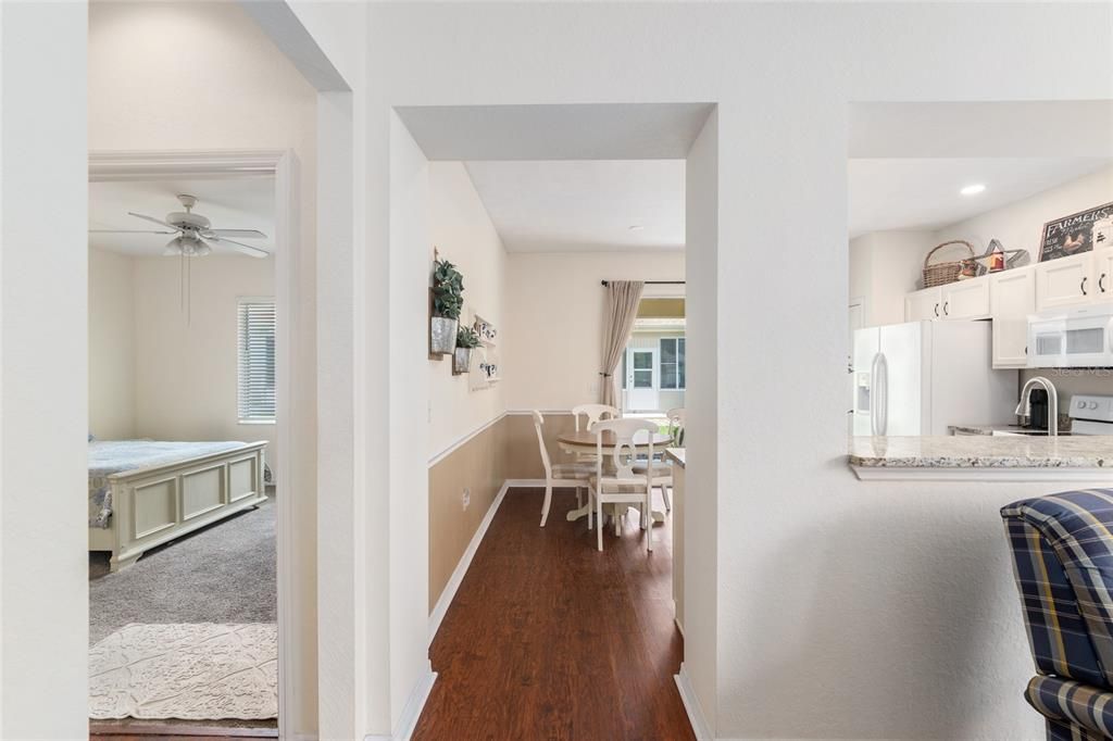 合同活跃: $223,900 (1 贝兹, 1 浴室, 1020 平方英尺)