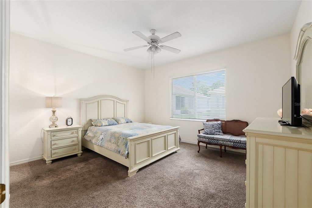 合同活跃: $223,900 (1 贝兹, 1 浴室, 1020 平方英尺)