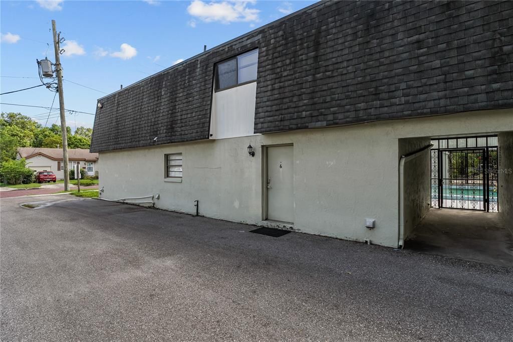 For Sale: $289,900 (2 beds, 1 baths, 1016 Square Feet)