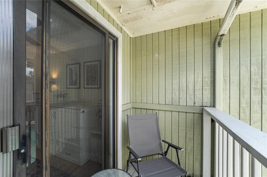 For Sale: $289,900 (2 beds, 1 baths, 1016 Square Feet)