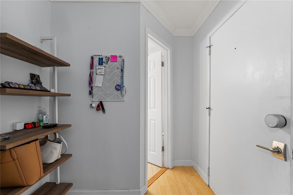 For Sale: $289,900 (2 beds, 1 baths, 1016 Square Feet)